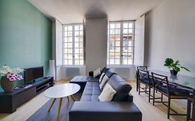 Nice Apartment For 2 In Historical Center